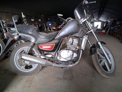 - HYOSUNG CLASSIC CRUISE II 125CC - Kilométrage compteur : 1…