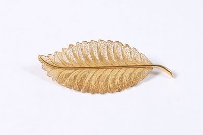 leaf brooch in gold leaf brooch in gold leaf brooch in gold leaf brooch in gold leaf brooch in gold leaf brooch in gold leaf bro