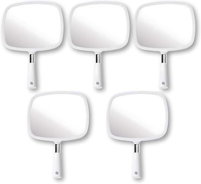 quatre miroirs sont représentés alignés sur un fond blanc