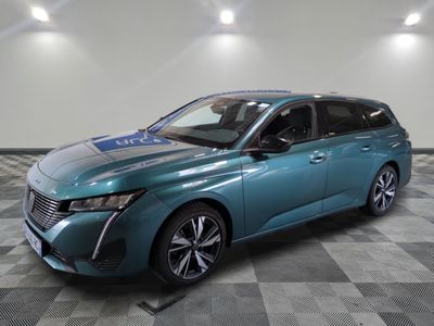 Le nouveau SUV hybride Toyota Mira est exposé dans un showroom situé au siège social de l'entreprise.