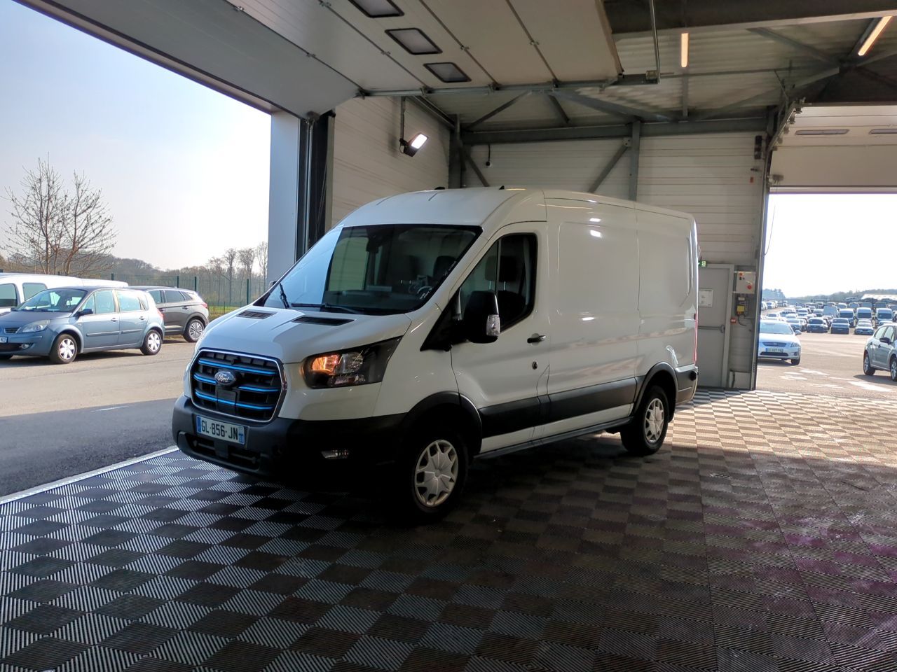 Ford - E-Transit Fgn 390 L2h2 184 CH Batterie 75 Kwh Trend B…