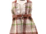 robe à carreaux marron et verts sur un mannequin, avec une ceinture