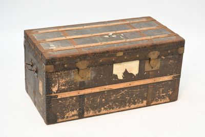 RUEL jeune à PARIS. Malle de voyage en bois gainé de toile e…
