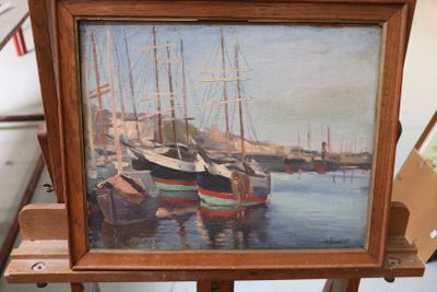 une image d'une peinture de bateaux dans un port