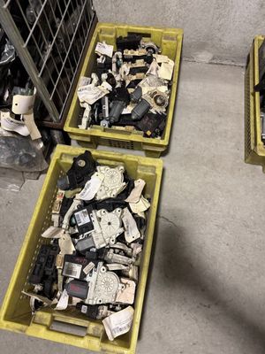 Lot à retirer à Lyon (69008) le lundi, mardi et jeudi de 08h…