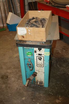 a machine that is sitting on a table in a room
