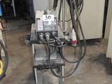 une machine qui se trouve dans un garage