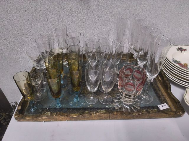 Lot verres en cristal et en verre dépareillés 
