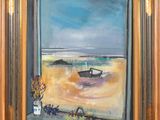 une peinture à l'huile représentant un bateau sur la plage avec un vase de fleurs
