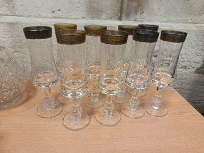 Ensemble de 9 coupes de champagne en cristal taillé