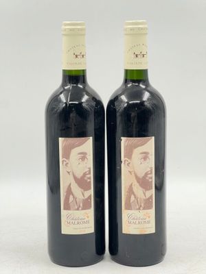 deux bouteilles de vin rouge sur lesquelles figure l'image d'un homme
