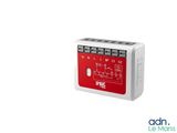 un gros plan d'un appareil électronique rouge et blanc sur fond blanc