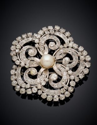 une broche ancienne en perles et diamants