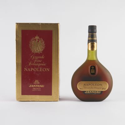 une image représentant une bouteille d'alcool à côté d'un carton de vin