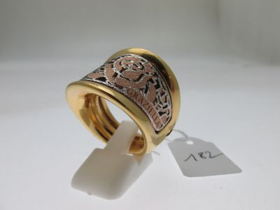 bague or 750°/°° trois tons ciselée et ajourée, bossuée, c… - Photo 1