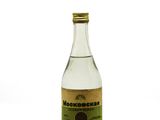 la bouteille est vide et prête à être remplie d'une boisson