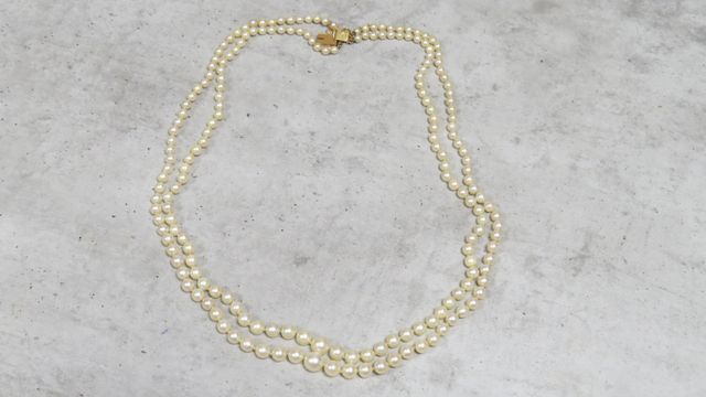 Collier de perles fermoir en or 
