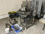 une image d'une machine qui se trouve dans une pièce