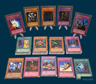 a lot of cards that are on the table
