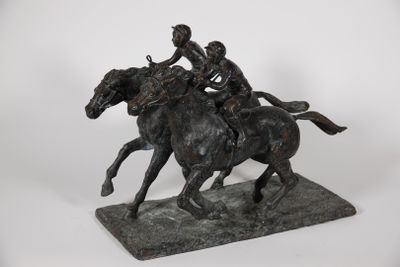 SCULPTURE, L'arrivée, La victoire du nez, bronze à patiné br…