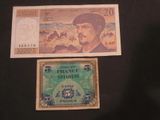 une photo de deux billets sur lesquels figure le portrait d'un homme