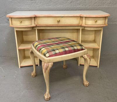 Table coiffeuse et son tabouret en bois peint beige rechampi… - Photo 1