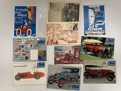 beaucoup de vieilles voitures exposées sur le mur