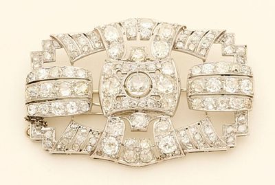 an art deco diamond broochle, by van cleef