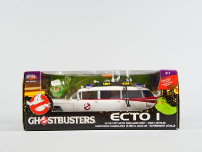 Voiture « Ghostbusters Ecto 1 » issue de la série « Ghostbusters »