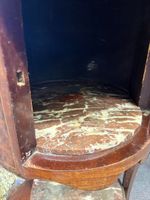 Petit chevet, en bois de placage, dessus marbre, galerie de … (photo 6)