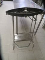 9 TABLES en inox - 2 étagères en inox suspendues, 1 support … (photo 3)