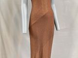 une robe de mannequin sur un mannequin mannequin mannequin mannequin mannequin mannequin mannequin mannequin mannequin mann