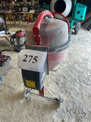 une machine placée au milieu d'une pièce