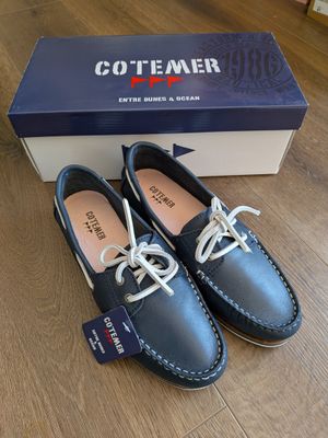 Paire de chaussures de marque COTE MER