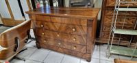 Commode XIXe siècle en placage de noyer ouvrant sur quatre t…