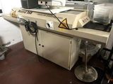 a machine that is sitting on a table in a room