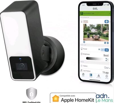 une image représentant un Apple HomeKit et un iPhone sur fond blanc