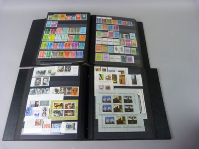 1 collection de 2 albums EUROPA de 1958 à 1994 NEUF.