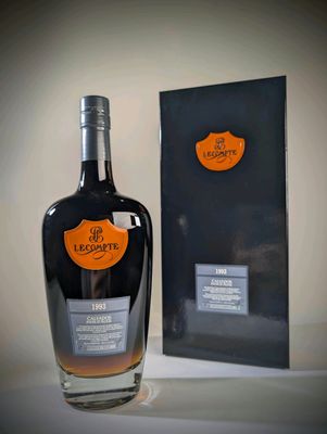 Le Compte 1993. Ce Calvados millésimé 1993 de la maison Le C…