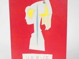 carte de vœux rouge sur laquelle figurent le visage d'une femme et un texte