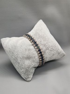 Bracelet ligne en or gris 750 mm (18k) serti de 40 saphirs r…