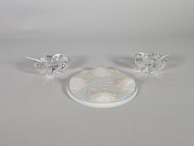 DAUM. Paire de salières en cristal avec leur cuillère (L : 6…