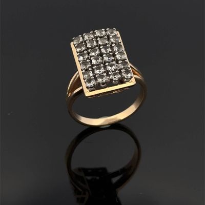 une bague en or et diamants