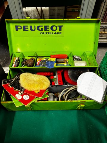 Boîte à outils garnie