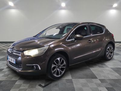 La nouvelle Citroën est exposée dans le showroom des concessionnaires.