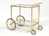 chariot à boissons en laiton avec des étagères en verre et des roulettes
