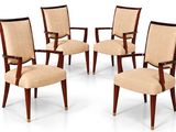lot de quatre chaises de salle à manger avec accoudoirs rembourrés