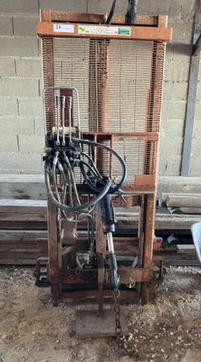 a machine that is sitting in the middle of a room