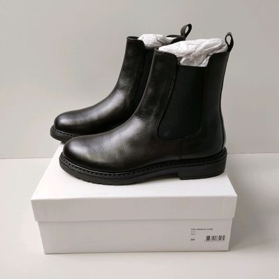 Paire de bottine JONAK en cuir noir, P.