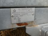 a sign on the back of a truck that says la mandrino